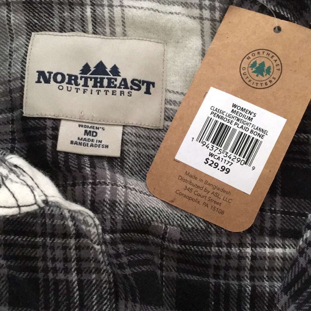 Two never warn flannels - Picture 4 of 4